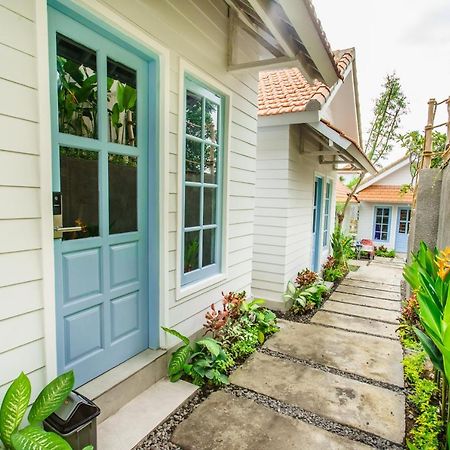Angels Boutique Hostel Canggu  Bagian luar foto